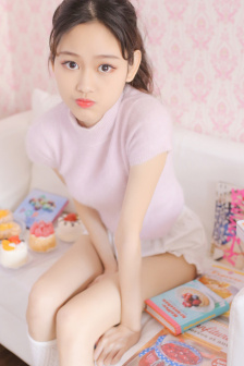 小叔攀上她的傲人高峰